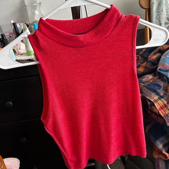 Very comfortable, high neck tank top from Forever21 - Picture 1 of 5